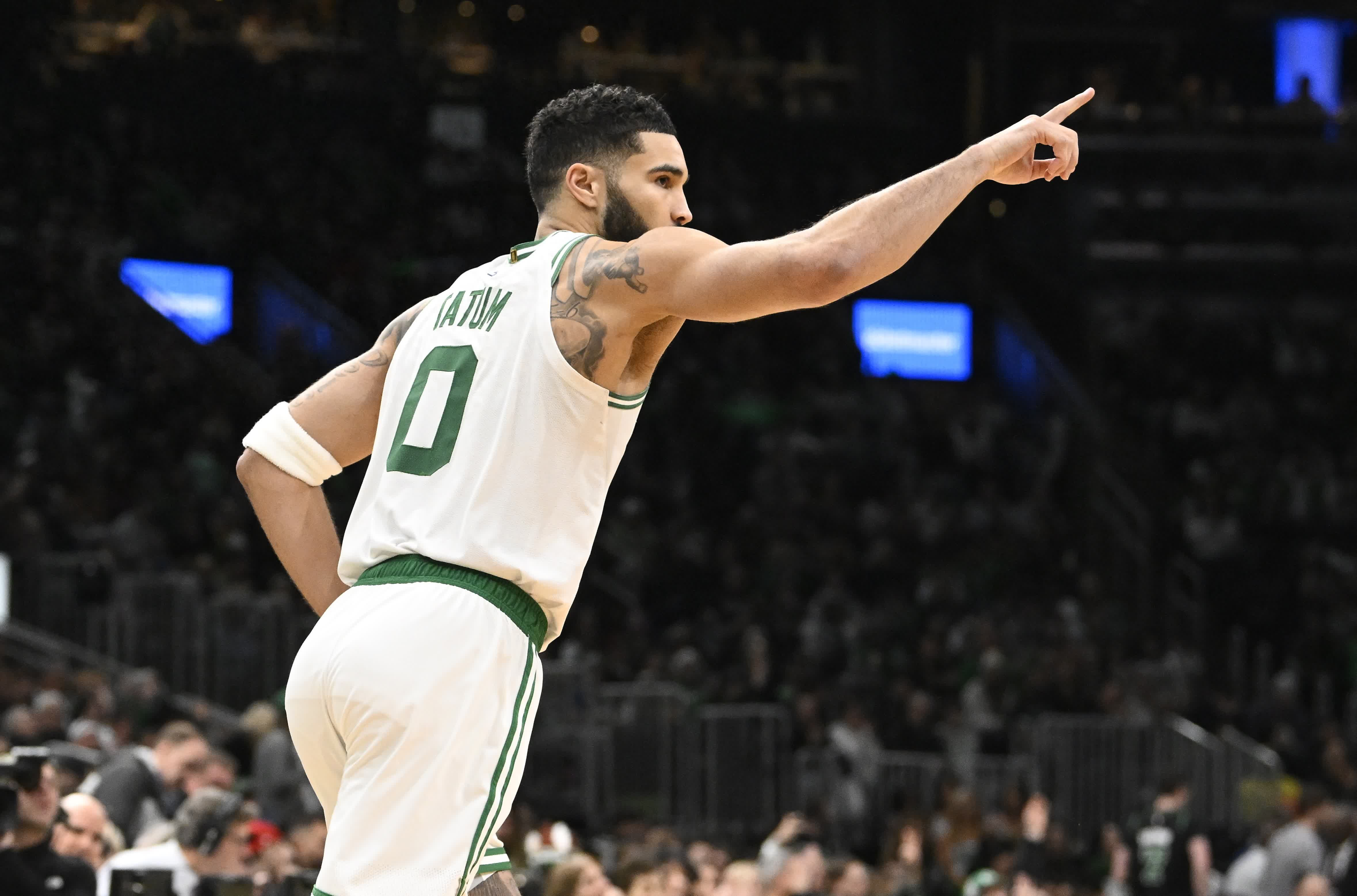 凯尔特人探讨新战术,力图逆转颓势 凯尔特人探讨新战术,力图逆转颓势